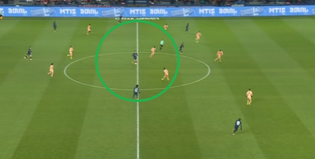 1 მოქმედებით მთელი დაცვა გააქრო! - კვარას მორიგი გენიალური საგოლე გადაცემა "პსჟ-ში" (ვიდეო)