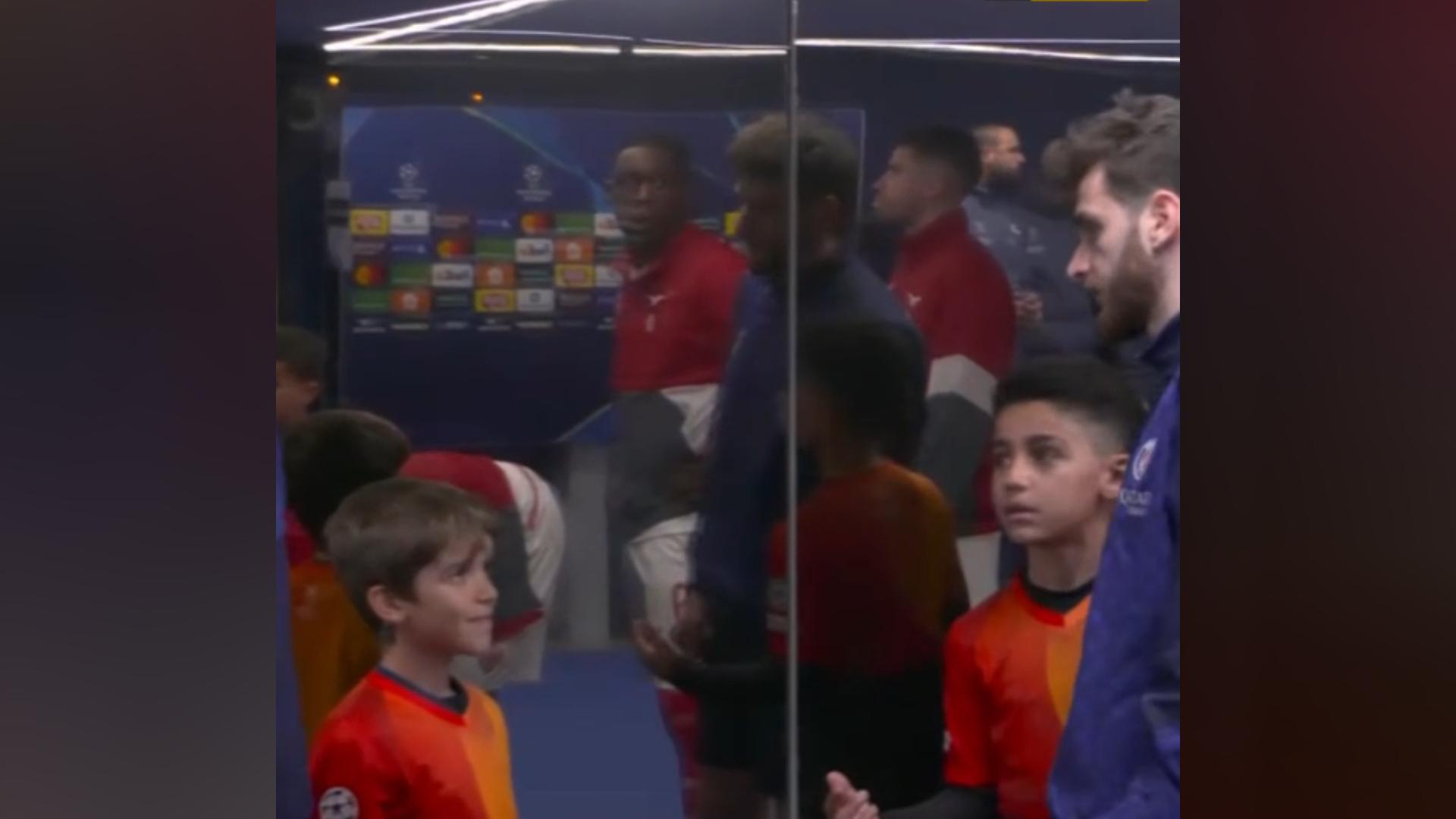 პატარა ბიჭის რეაქცია, როცა გაიგო, რომ მოედანზე "კვარასთან "ერთად გავიდოდა